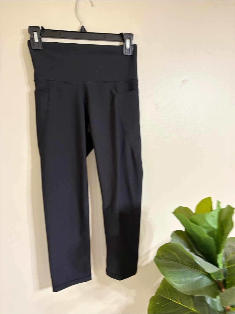 Old Navy Black Crop Active Leggings